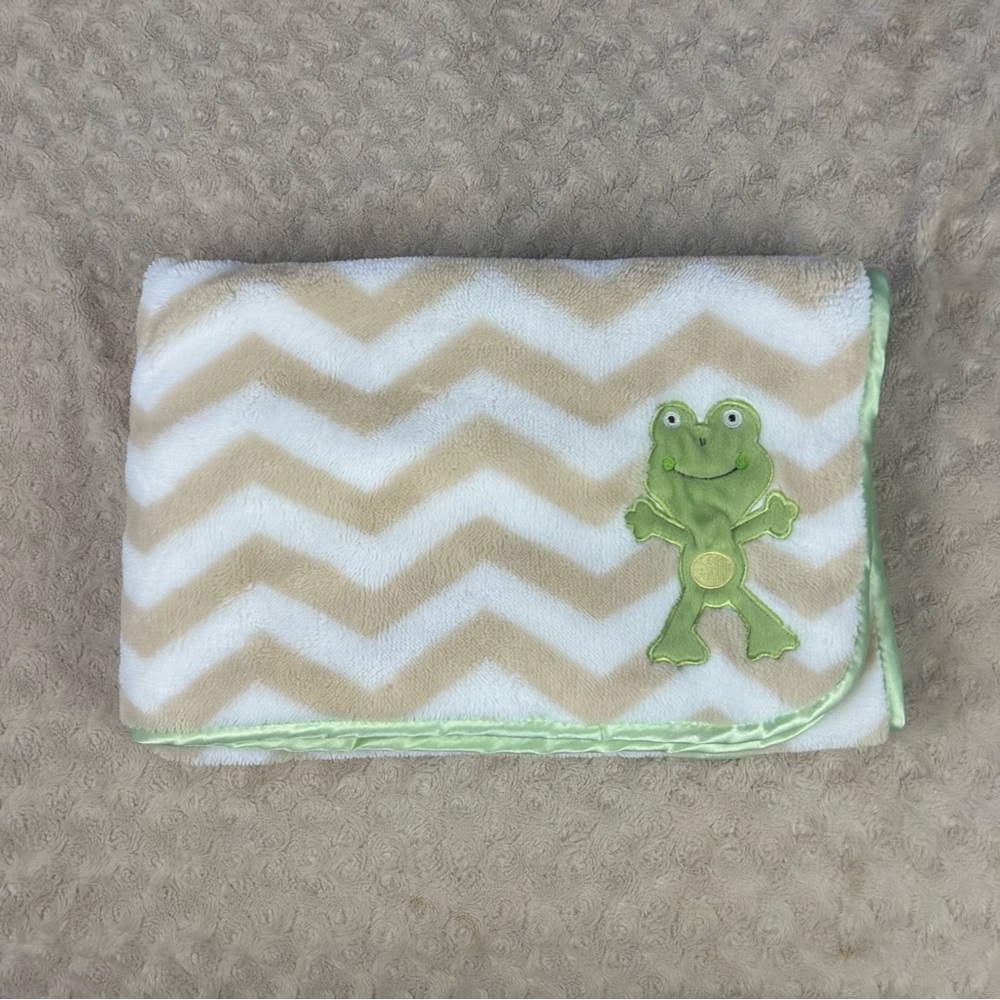 RN 119741 Frog Baby Blanket Tan White Chevron Zig Zag Stripes Green Edge Soft